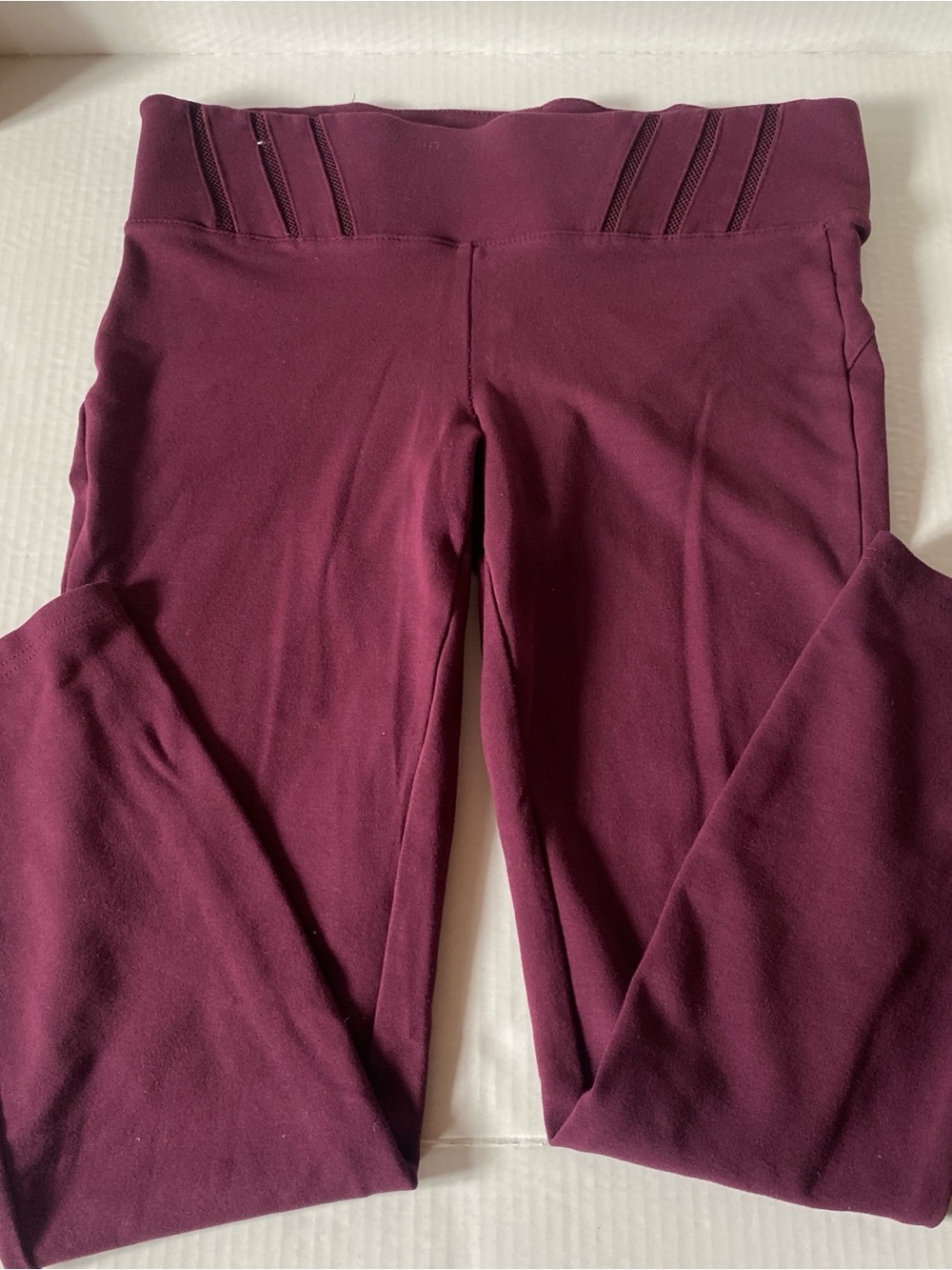 Burgundy High Rise Gym Workout Leggings. one5one Size M Mesh Ventilation Strips